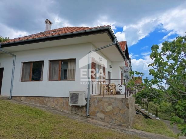 Къща за продажба в с. Кошарица, област Бургас
