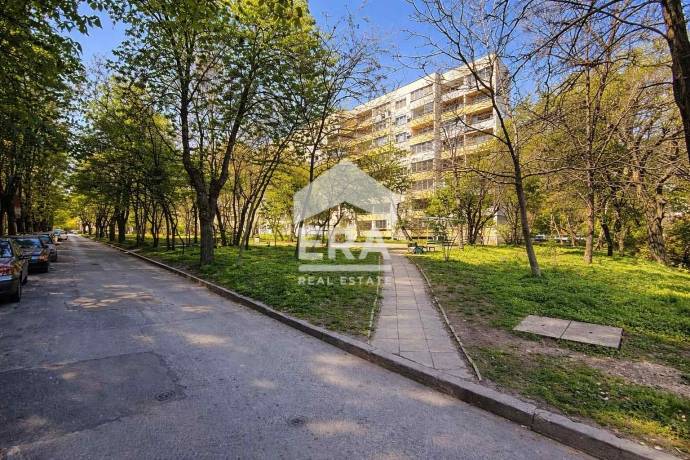 Четиристаен апартамент ново строителство в кв. Лагера