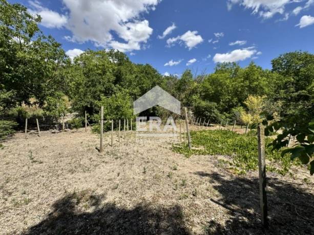 Ексклузивен парцел с партиди за ток и вода за продажба с лице на главния път за Балчик, обл. Добрич