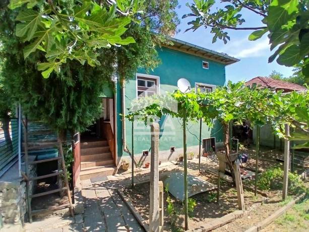 ЕКСКЛУЗИВНО! ЕРА ПЛЕВЕН СИТИ предлага за продажба къща в китното село Ъглен