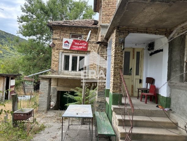 Къща за продажба в с. Невша, област Варна