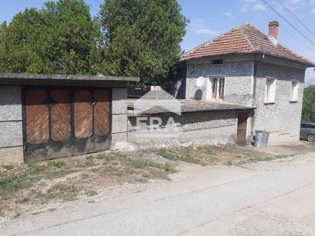 ЕКСКЛУЗИВНО! ЕРА ПЛЕВЕН СИТИ предлага къща за продажба в с. Писарово