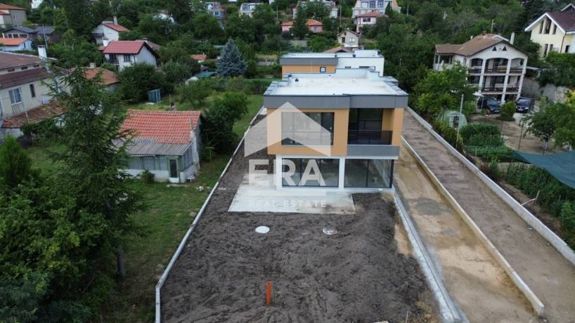 Двуетажна новострояща се къща за продажба, в м-т Манастирски рид, Варна