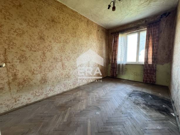 ЕКСКЛУЗИВНО! ЕРА ДРЪСТЪР предлага за продажба къща зад "Трите бъчви" - гр. Силистра!