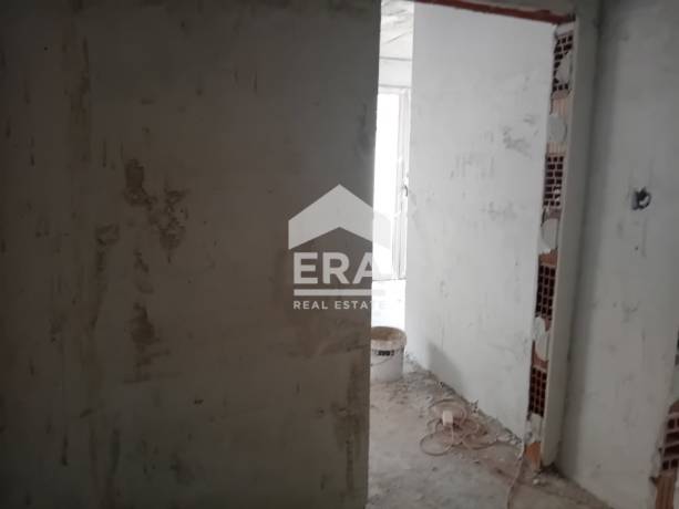 ЕРА Сити Център продава тристаен апартамент, ново строителство, до парк "Артилерийски"