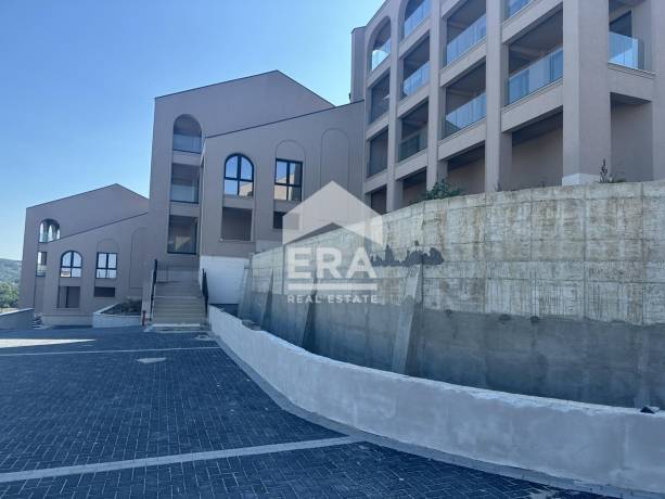 Двустаен апартамент на 1-ва линия на плаж "Аркутино" с Акт 16