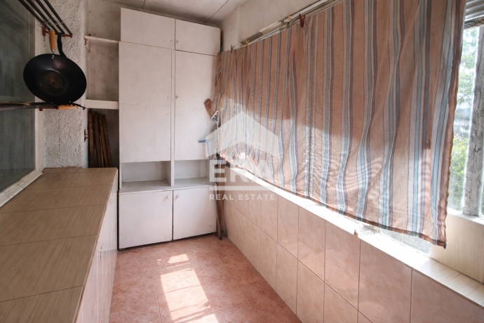 Тристаен апартамент за продажба в кв. Запад 1, Търговище