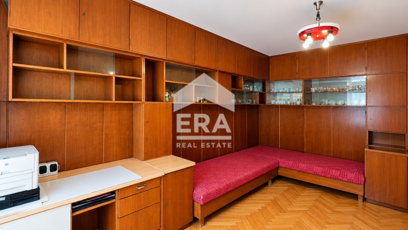 ЕКСКЛУЗИВНО ! ЕРА ИмотиТе предлага за ПРОДАЖБА тристаен апартамент в кв. ЗАПАД 1