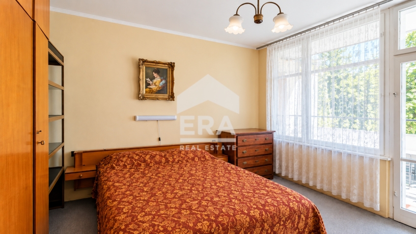 Тристаен апартамент за продажба в кв. Запад 1, Търговище