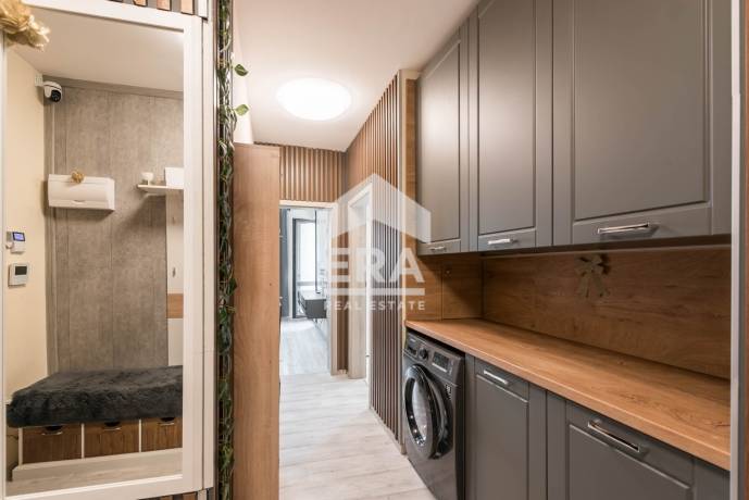 Тристаен апартамент за продажба в кв. Бриз, Варна