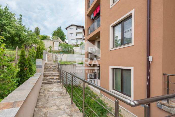 Тристаен апартамент за продажба в кв. Бриз, Варна