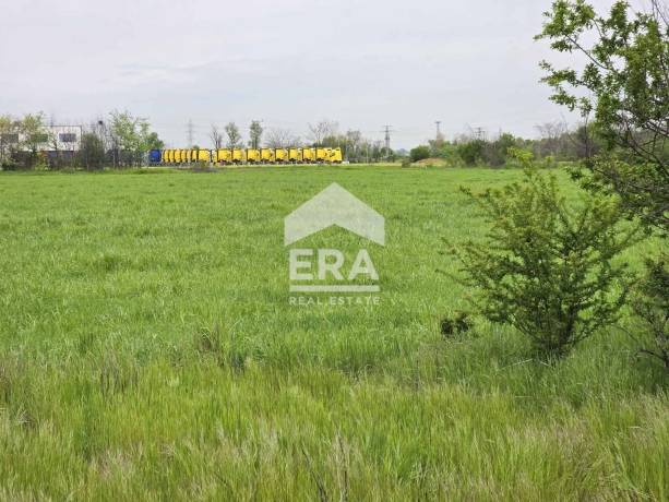 ЕРА Living продава парцел в района на с. Казичене