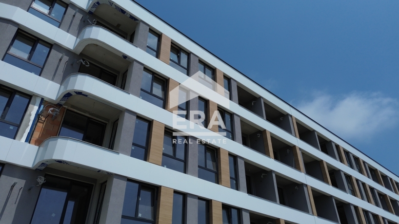 Тристаен апартамент за продажба в кв. Владислав Варненчик 1, Варна