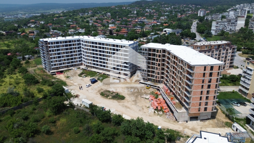 Тристаен апартамент за продажба в кв. Владислав Варненчик 1, Варна