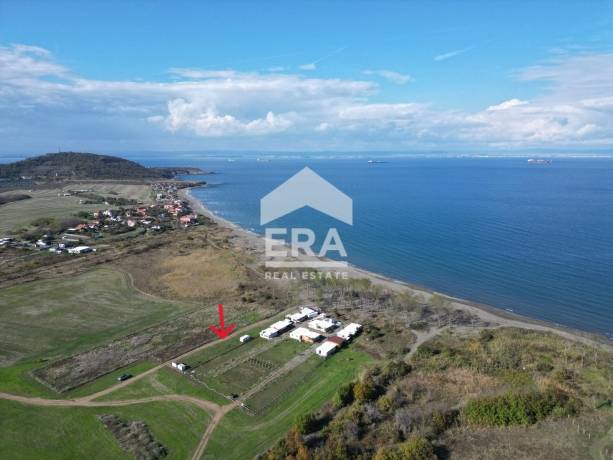 ПАРЦЕЛ НА ПЪРВА ЛИНИЯ МОРЕ – Къмпинг „Тополи“, плаж „Вромос“, Атия