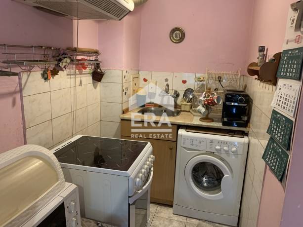 Тристаен апартамент за продажба в кв. Възраждане, Бургас
