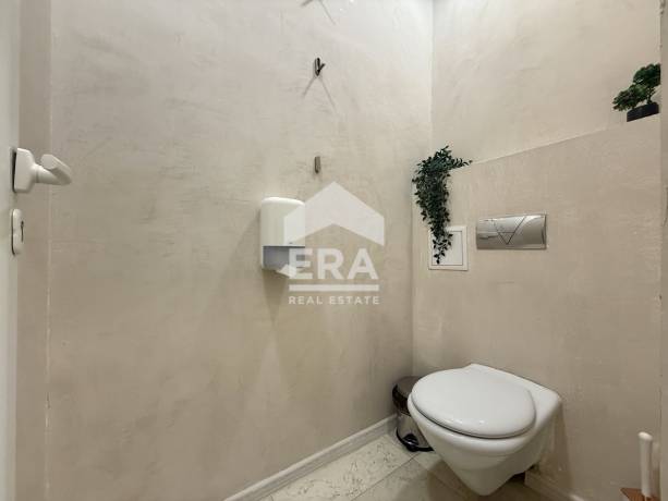 Магазин под наем в Център, София