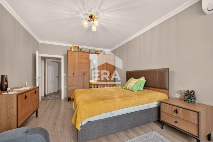 Тристаен апартамент за продажба в кв. Възраждане 4, Варна