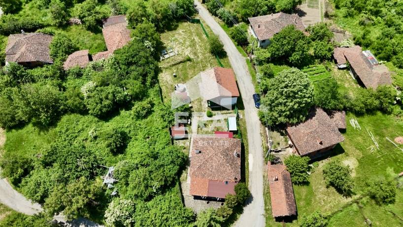 Къща за продажба в с. Изгрев, област Сливен