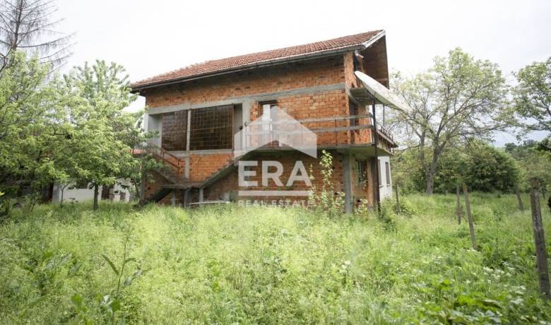 ЕКСКЛУЗИВНО! ЕРА ПЛЕВЕН СИТИ предлага къща за продажба в с. Еница