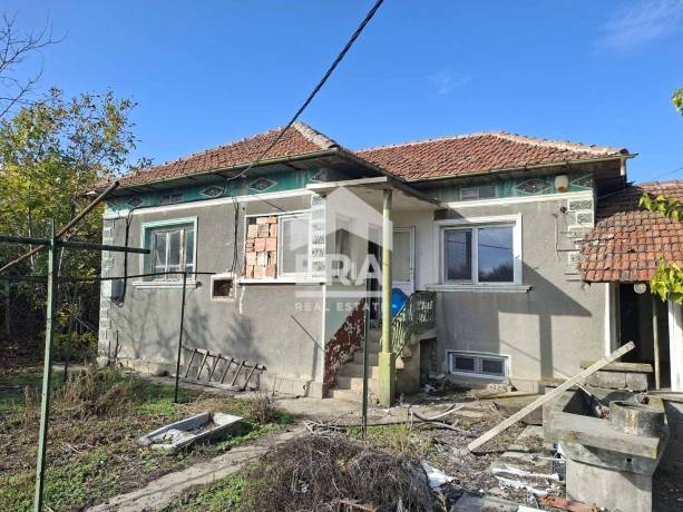 ЕКСКЛУЗИВНО! ЕРА ПЛЕВЕН СИТИ предлага къща за продажба в с. Малчика, общ. Левски