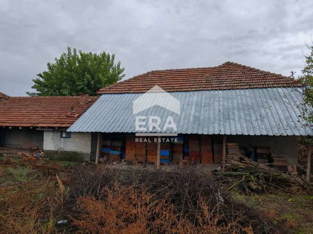 ЕКСКЛУЗИВНО! ЕРА ПЛЕВЕН СИТИ предлага къща за продажба в с. Малчика, общ. Левски
