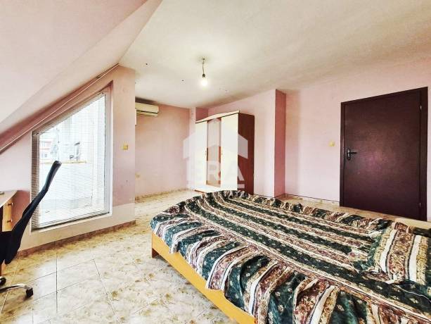 Многостаен апартамент за продажба в кв. Славейков, Бургас