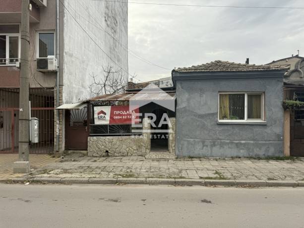 Ексклузивна, едноетажна, тухлена къща за продажба, с двор, на ул. Иван Рилски 9, район Христо Ботев, Варна, срещу СУ Елин Пелин