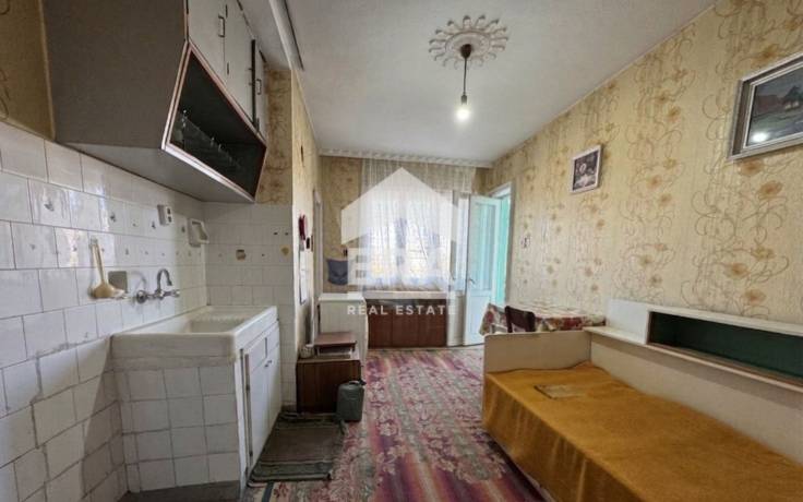 ЕКСКЛУЗИВНО! ЕРА Дръстър предлага за продажба просторен четиристаен апартамент в центъра на град Силистра!