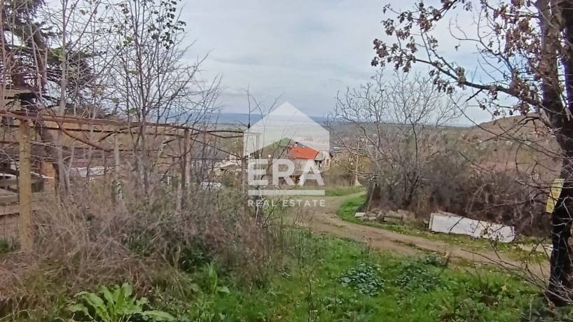 Прекрасен поземлен имот с ГЛЕДКА МОРЕ И ГОРА в село Атия!