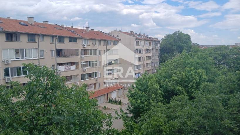 ЕРА МАКС продава ремонтиран двустаен апартамент до Новата автогара Ямбол