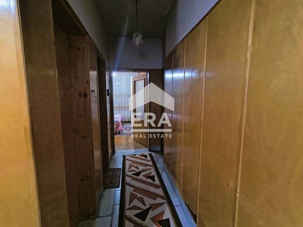 Четиристаен апартамент за продажба в кв. Акация, Велико Търново