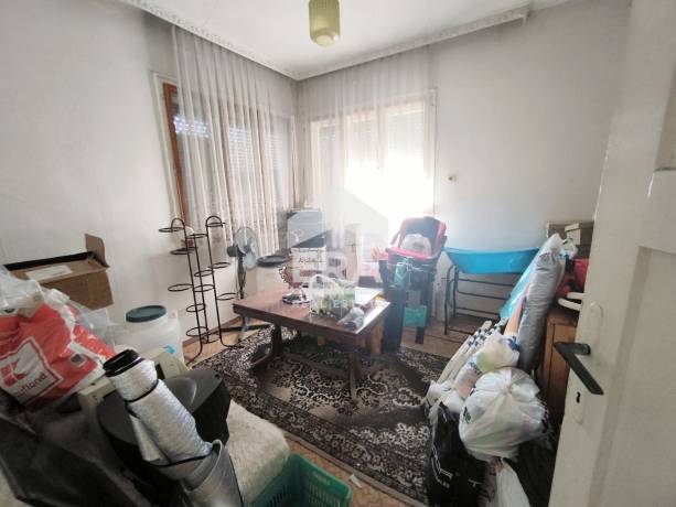 Двуетажна къща с гараж в кв.Младежки хълм