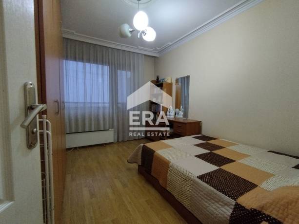 Тристаен апартамент за продажба в кв. Дружба 1, Хасково