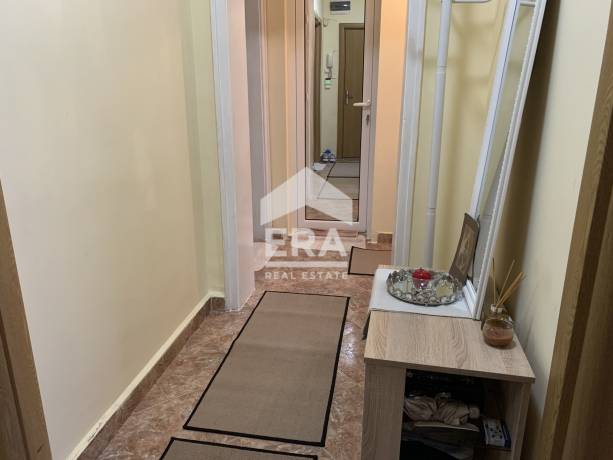 Четиристаен апартамент под наем в Център, Бургас