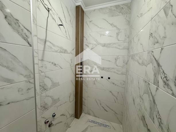 Тристаен апартамент за продажба в кв. Възраждане 3, Варна