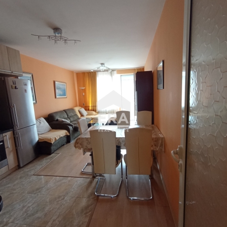 Тристаен апартамент за продажба в кв. Свобода, София