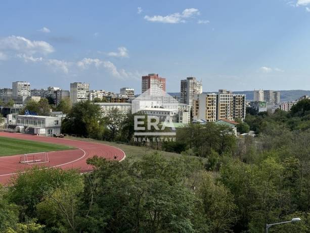 Четиристаен апартамент за продажба в кв. Младост 1, Варна