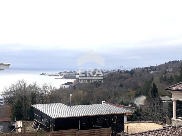 Двустаен обзаведен апартамент под наем, с морска панорама, в тухлена сграда, м-т Ален мак, Варна