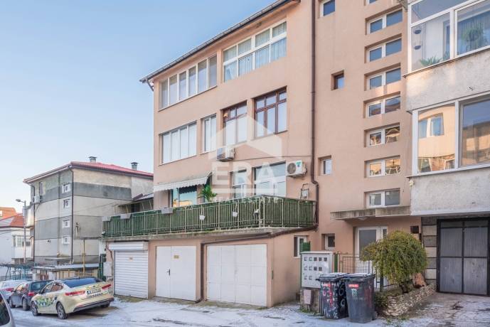 Тристаен апартамент за продажба в кв. Аспарухово, Варна