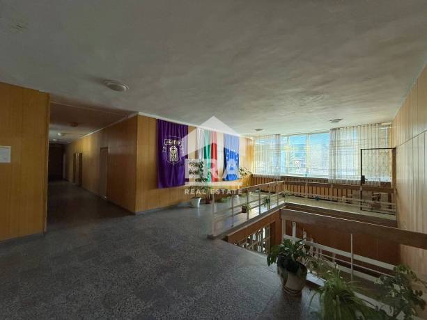 ОФИС ПОМЕЩЕНИЯ ПОД НАЕМ, Западна индустриална зона, гр. Велико Търново