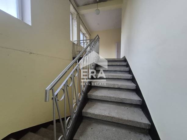 Само в ERA Casa ! Ексклузивно - Продава се промишлен имот с голям потенциал – гр. Сливен, м. „Асеновско дефиле“