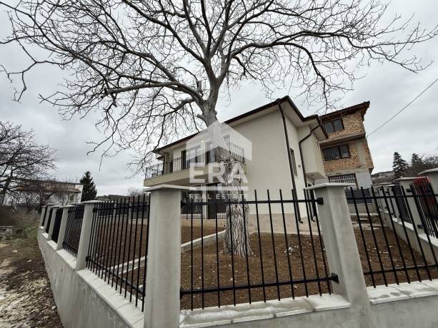 НОВА двуетажна къща ДО КЛЮЧ в района на Горна Трака – Виница