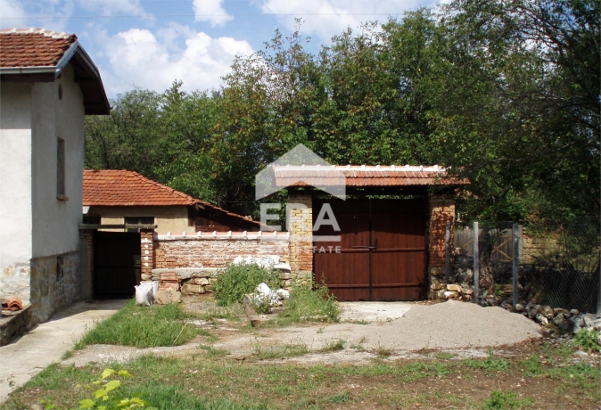 Къща за продажба в с. Къкрина, област Ловеч