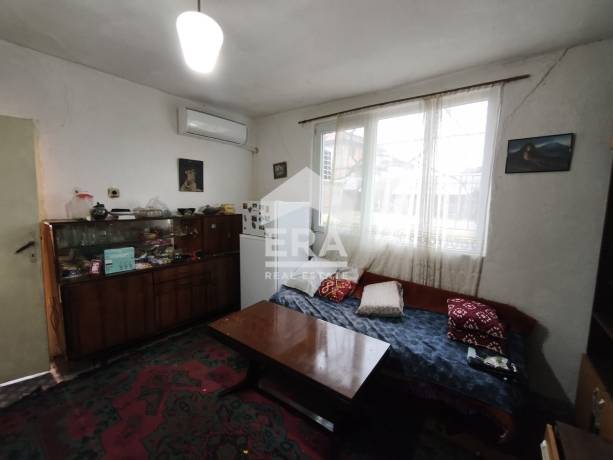 ЕРА МАКС продава къща в кв.Боровец