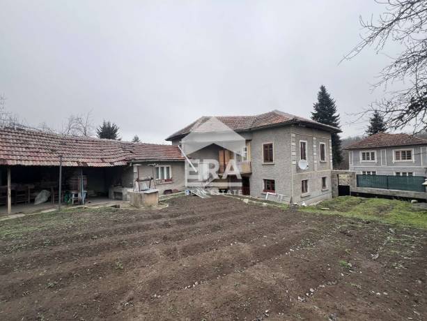 Къща за продажба в с. Николаево, област Велико Търново