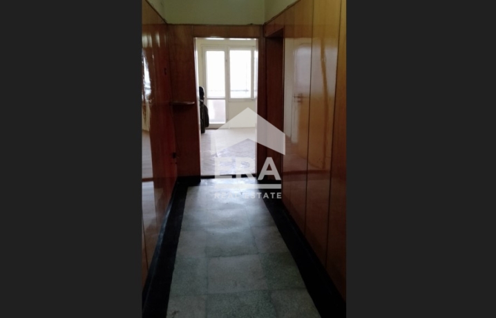 Четиристаен апартамент за продажба в кв. Чайка, Варна