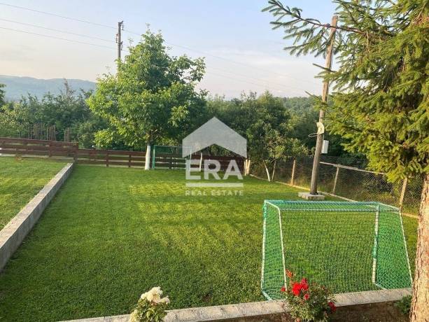 Вила за продажба в гр. Дряново
