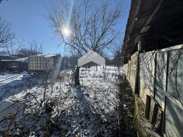 ЕКСКЛУЗИВНО! ЕРА Дръстър предлага за продажба къща с голям двор в кв. Татарица - с. Айдемир!