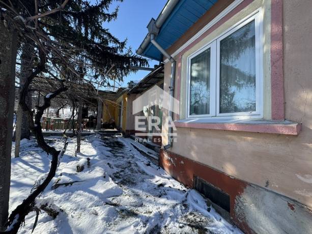 ЕКСКЛУЗИВНО! ЕРА Дръстър предлага за продажба къща с голям двор в кв. Татарица - с. Айдемир!